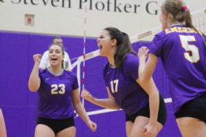 Women’s volleyball awarded with academic excellence