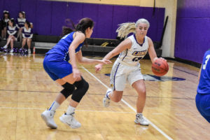 Women’s basketball opens conference play with commanding win