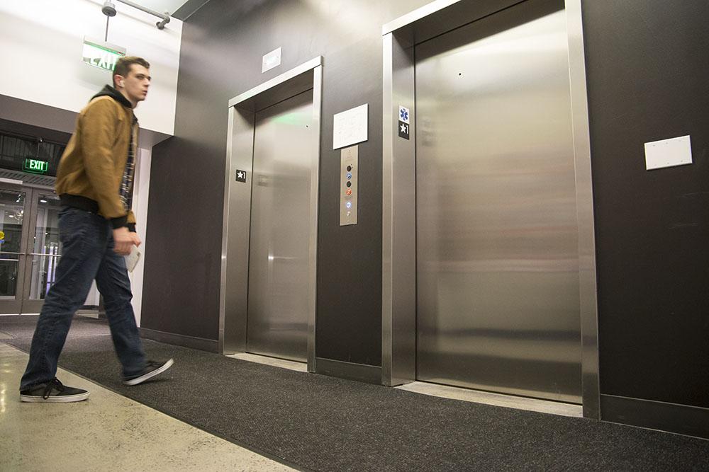 2+Boylston+elevators+stall%2C+raise+accessibility+concerns