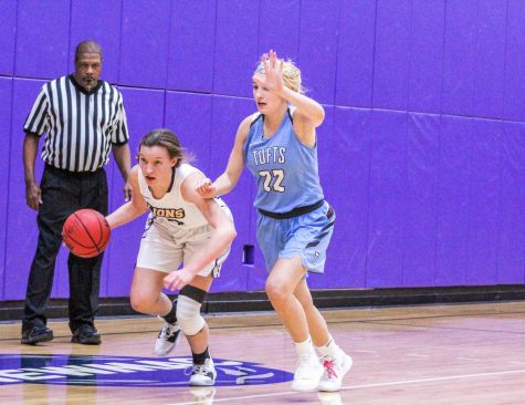 Women’s basketball falls to nationally ranked opponent