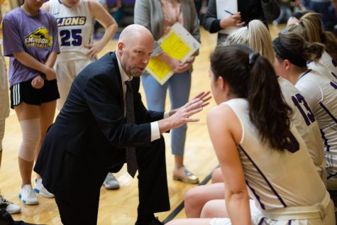 Women’s basketball defeats Fisher in final game before conference play