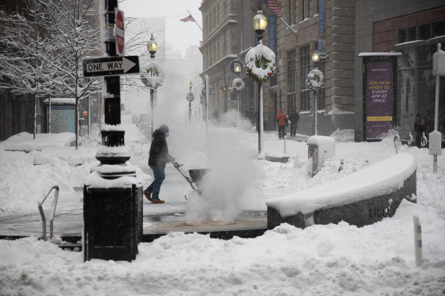 Photos%3A+Powerful+snowstorm+hits+Massachusetts+for+first+time+in+years