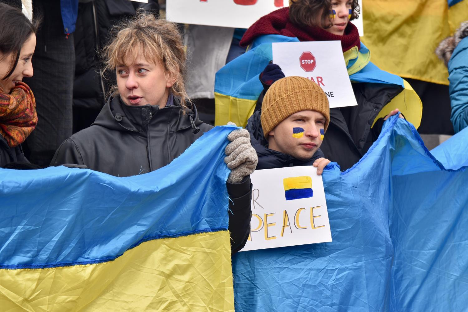 Lens%3A+Protestors+denounce+Russias+invasion+of+Ukraine