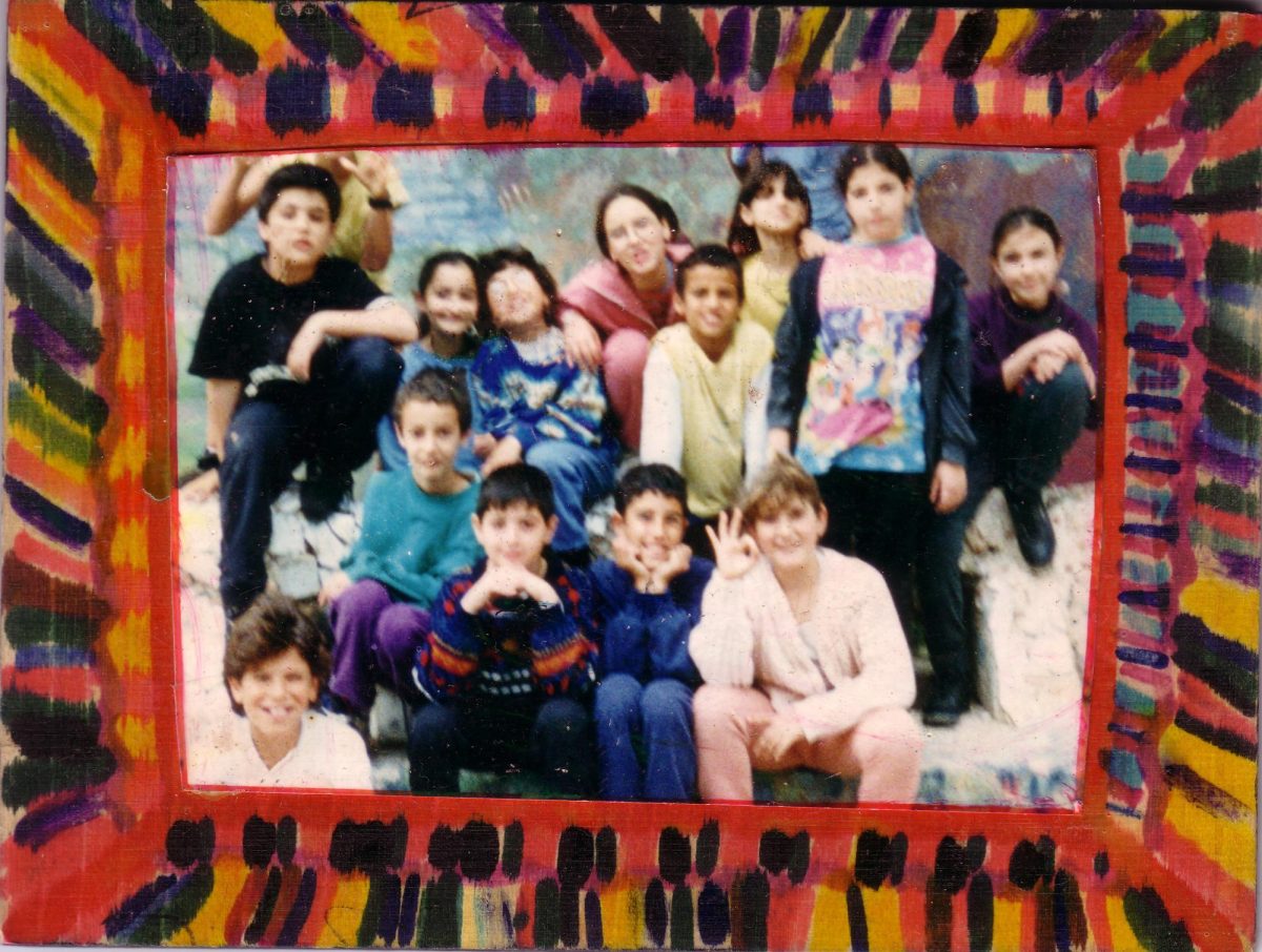 A class picture in a school yard in the 1990s in Israel. 