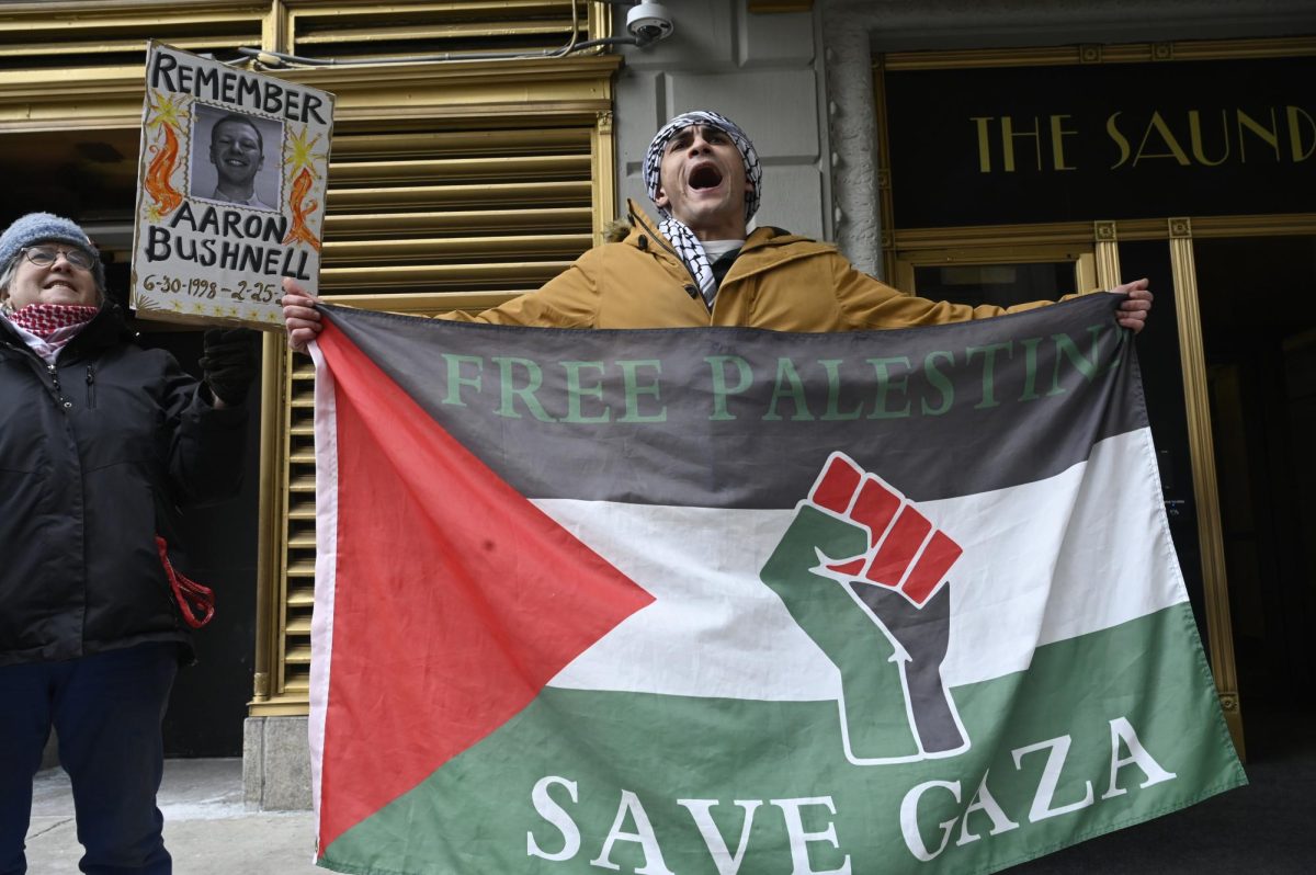 Protesters gather outside of Israeli consulate in honour of Aaron Bushnell (Hannah Brueske/Beacon Staff).