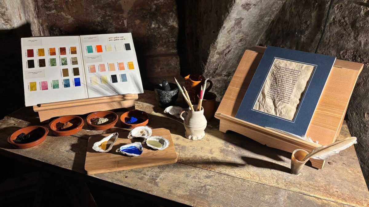 A display on pigments used in medieval manuscript production as part of a an interactive reconstruction at the Museum Van Lymborch Brothers House in Nijmegen (Courtesy / Peter van der Heijden).