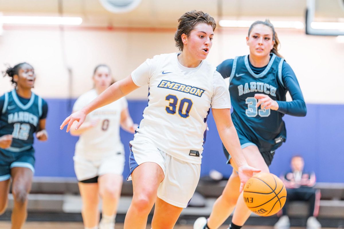 Sophomore guard Jessie Silk dribbles against the Endicott College Gulls on Nov. 10, 2025 (Courtesy of Nancy Gonzales).